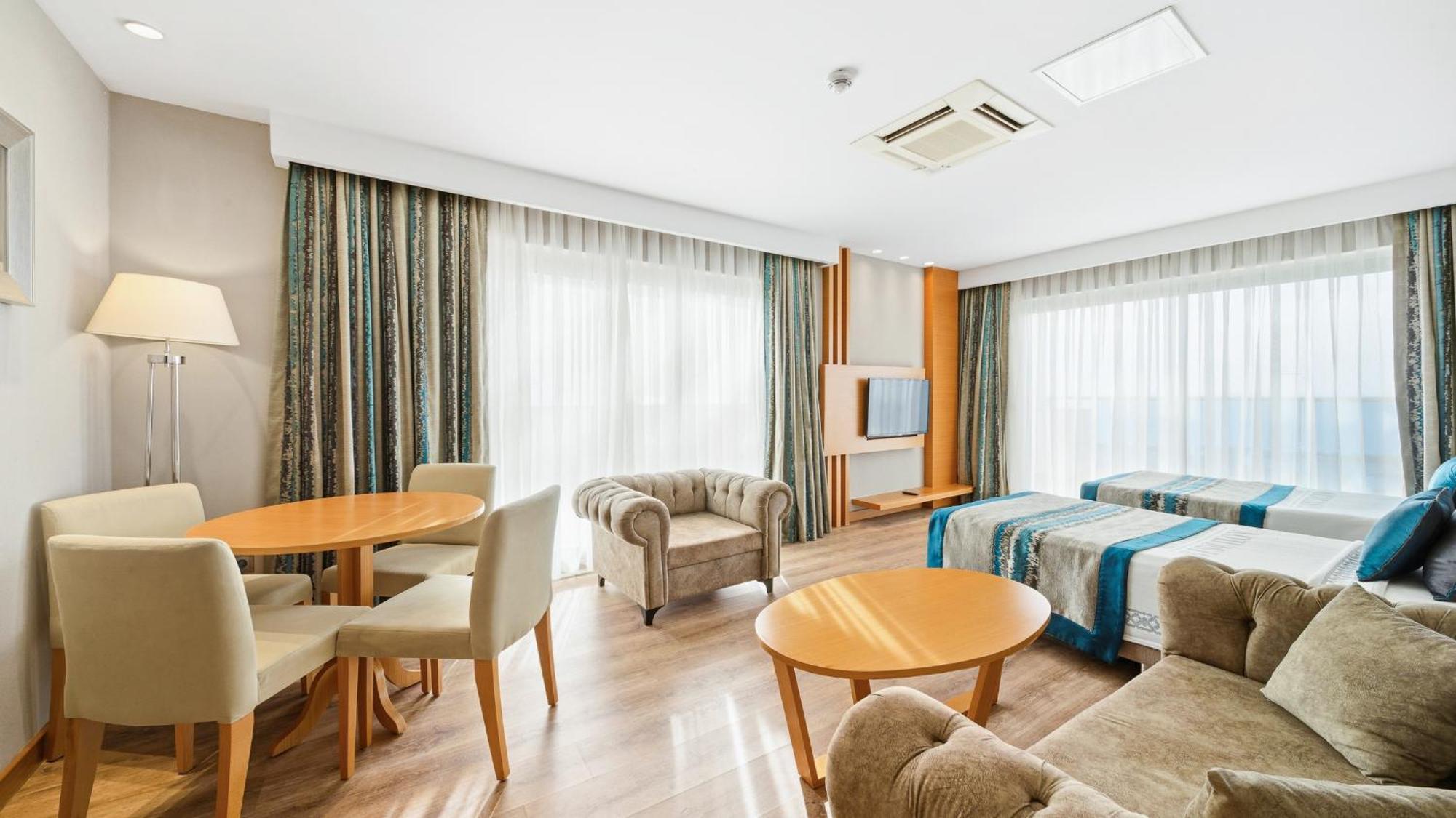 Honeymoon Suite